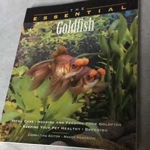 NWOT “The Essential Goldfish” Care Book